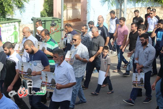 فيديو : مشاركة ضعيفة في مسيرة ضد سياسة الهدم ومنع الاذان ورئيس البلدية عادل بدير  سنبقى نبني البيوت وسنبقى نرفع الاذان ما دمنا احياء 